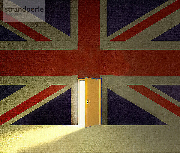 Britische Flagge mit Licht der Möglichkeit hinter einer angelehnten Tür  in das Vereinigte Königreich einzuwandern