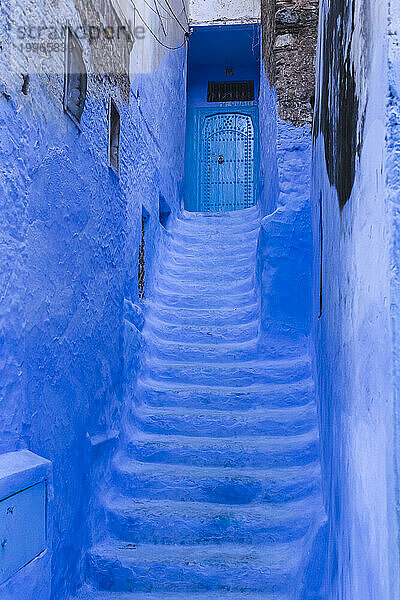 Blaue Treppen in Chefchaouen in Marokko  Afrika