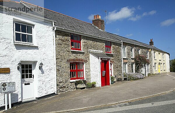 Attraktive Ferienhäuser im Dorf St Just in Roseland  Cornwall  England  UK