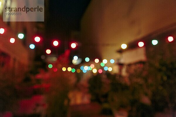 Bokeh balls  bunte Lichterkette auf Dachterrasse  Nachtaufnahme  Gracia  Barcelona  Spanien  Europa