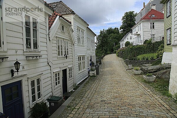 Historische Holzhäuser im Nostet Viertel im Stadtzentrum  Bergen  Norwegen  Europa