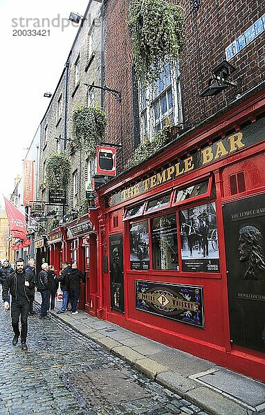 Das traditionelle Pub Temple Bar  Stadt Dublin  Irland  Irische Republik  Europa