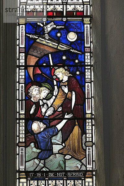 Kirche Saint Gregory  Jesus beruhigt den Sturm  Glasfenster  Hemingstone  Suffolk  England  UK