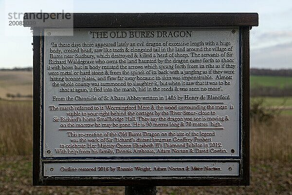 Hinweis auf die Informationstafel The Old Bures Dragon  Bures  Suffolk  England  UK