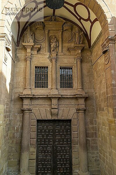 Königliches Kloster der Heiligen Maria  Monasterio de Santa Maria la Real  Najera  La Rioja Alta  Spanien Steinmetzarbeiten und Portal