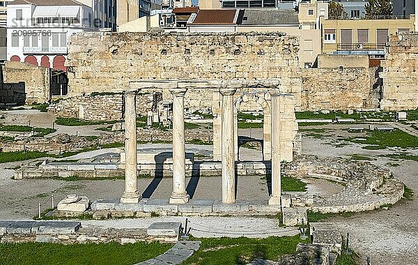 Ruinen der tetrakonischen Kirche im Komplex der Hadriansbibliothek  Athen  Griechenland  Europa