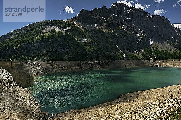 Lake Tseusier  Tseuzier  Staumauer  Staudamm  Stausee  See  Wasser  Energie  Wasserkraft  Alpen  alpin  Bergsee  künstlicher See  Umwelt  Klima  Klimawandel  Natur  Wallis  Schweiz  Europa