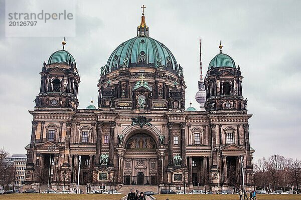 Frontalansicht des Berliner Doms