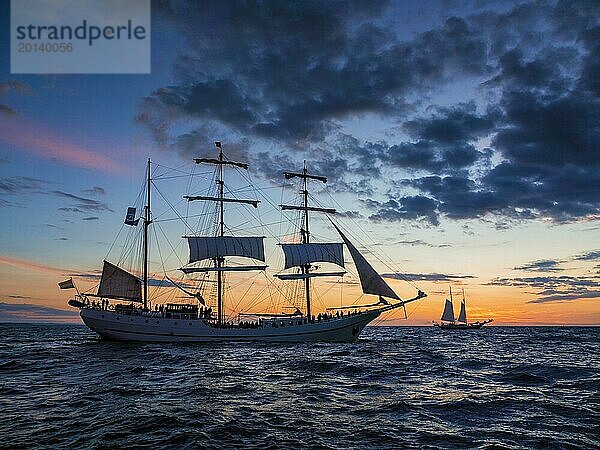 Segelschiffe auf der Ostsee zur Hanse Sail 2012