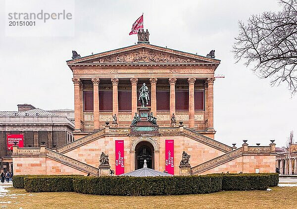 Frontalansicht der Alten Nationalgalerie