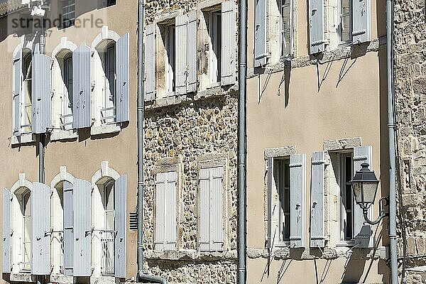 Typische Häuserfassade im Süden von Frankreich