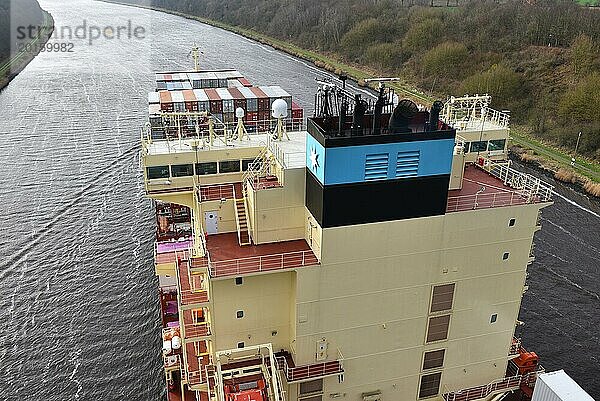 Containerschiff Laura Maersk fährt im Nord-Ostsee-Kanal  Kielkanal  Schleswig-Holstein  Deutschland  Europa