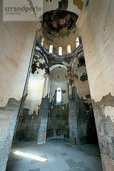 Armenische Kirche des Heiligen Gregor der Täufer  Innenraum  archäologische Stätte Ani  Kars  Türkei  Asien