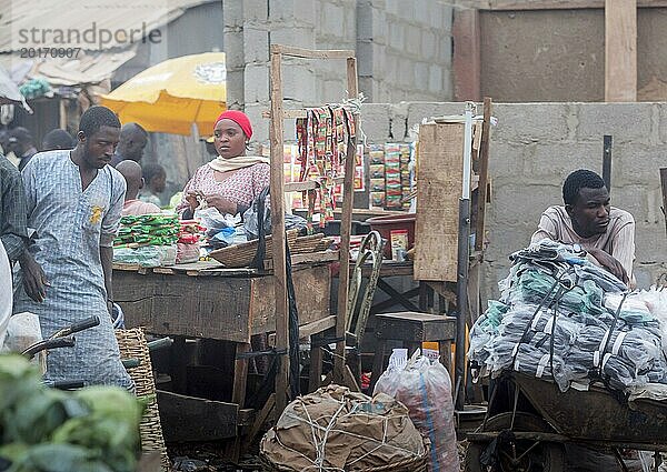 Frau an einem Marktstand in Jos  06.02.2024