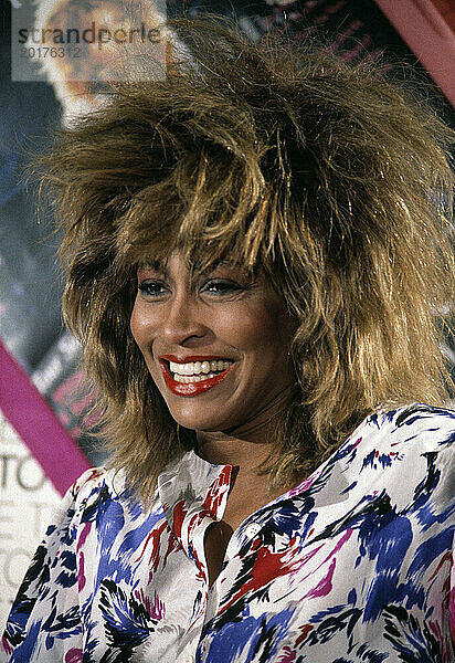Berühmtheit. Geboren in den USA (1939)  Schweizer Singer-Songwriter. Tina Turner. 1985.