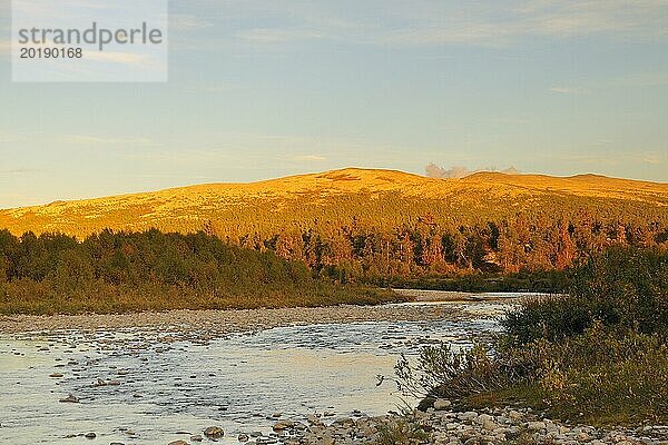 Rondane Nationalpark im Herbst. Norwegen Rondane National Park in the fall. (Norway)