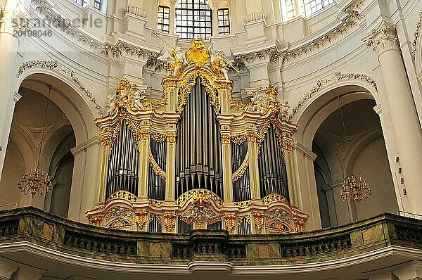 Wunderschöne Silbermann Orgel in der Kathedrale von Dresden  alt  vintage  retro  alt  vintage  retro