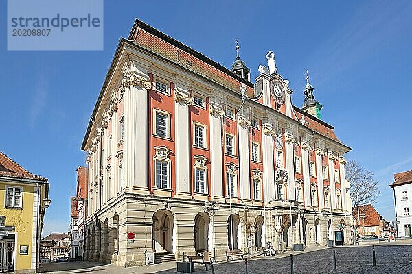 Barockes Rathaus erbaut 1717 Wahrzeichen  Marktplatz  Bad Windsheim  Mittelfranken  Franken  Bayern  Deutschland  Europa