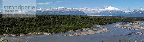 Panorama des Denali-Massivs in Alaska