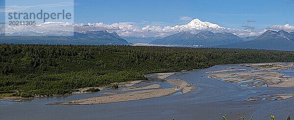 Panorama des Denali-Massivs in Alaska