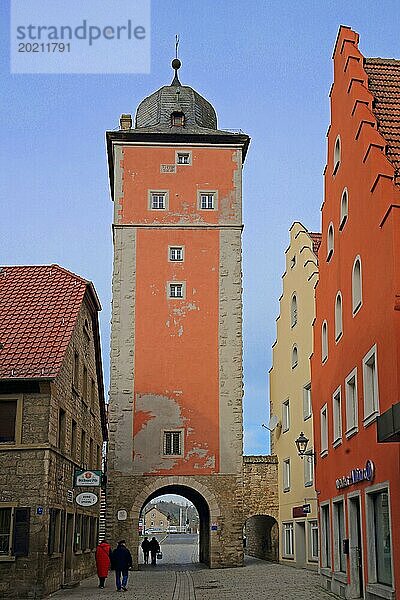 Klingentorturm erbaut 1525  Torturm  Stadttor  Tor  Ochsenfurt  Unterfranken  Franken  Bayern  Deutschland  Europa