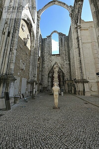 Lissabon Stadtansicht  Kloster Carmo  Portugal  Europa