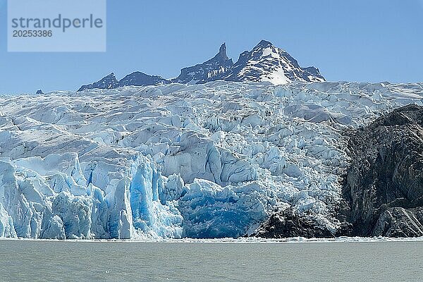 Gletscher  Lago Grey  Nationalpark Torres del Paine  Parque Nacional Torres del Paine  Cordillera del Paine  Türme des blauen Himmels  Región de Magallanes y de la Antártica Chilena  Provinz Última Esperanza  Biosphärenreservat der UNESCO  Patagonien  Ende der Welt  Chile  Südamerika