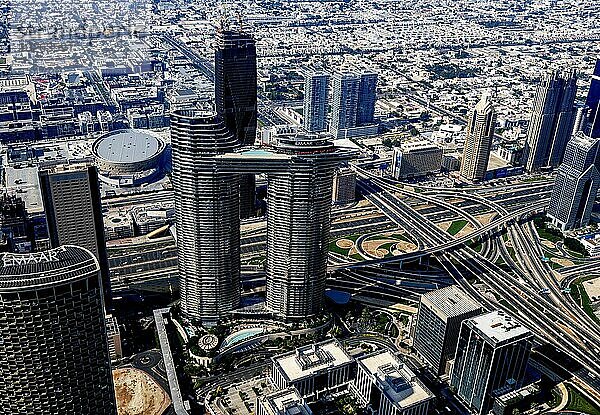 Blick nach Downtown und der Stadt  Aussichtsplattform auf dem Burj Khalifa  Dubai  Vereinigte Arabische Emirate  Westasien  Asien