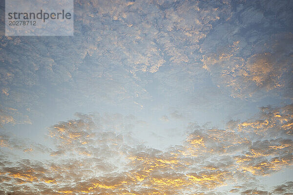 USA  Tennessee  Wolken am Himmel im Abendlicht