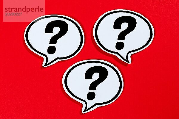 Fragezeichen als Symbol für Frage Fragen Hilfe Problem Information Support in Sprechblasen Kommunikation Konzept reden