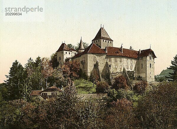 Das Castello di Blonay  Château de Blonay  eine mittelalterliche Höhenburg im Zentrum des Dorfes Avise im Aostatal  Italien  um 1890  Historisch  digital restaurierte Reproduktion von einer Vorlage aus dem 19. Jahrhundert  Europa