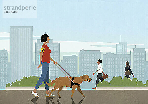 Blinde Frau geht mit Blindenhund durch sonnige Stadt
