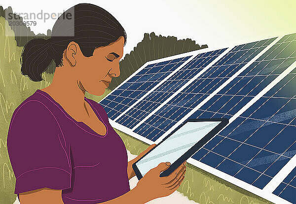 Frau mit digitalem Tablet steht neben Sonnenkollektoren