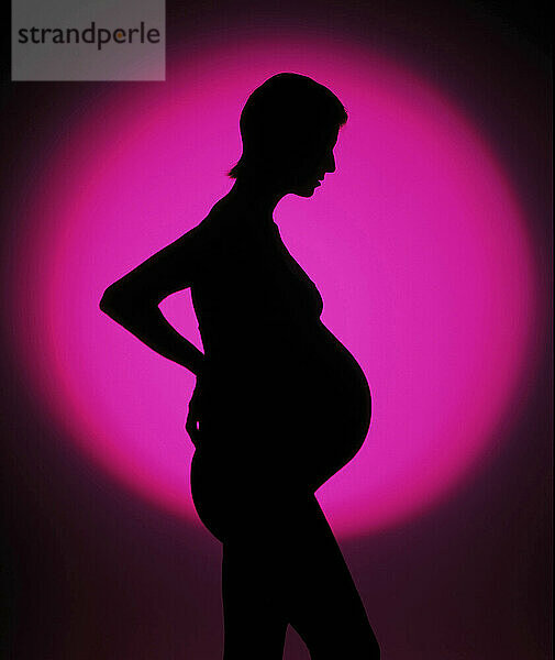 Silhouette einer schwangeren Frau.