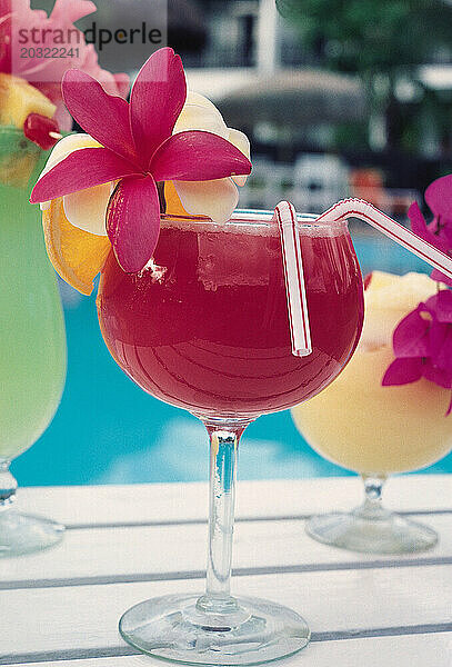 Stillleben im Freien. Tropische Cocktails. Fidschi.