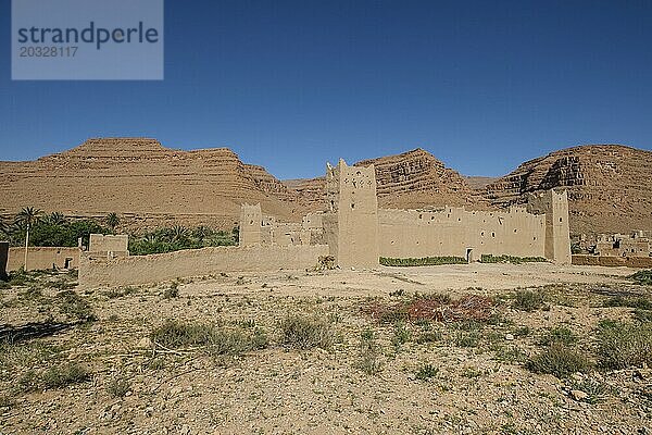 Lehm und Lehmarchitektur  Kasbah von Ifri  Tal des Flusses Ziz  Atlasgebirge  Marokko  Afrika
