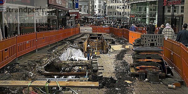 Baustelle Alte Freiheit  Fussgängerzone  Erneuerung der Infrastruktur und archäologische Funde  Wuppertal  Bergisches Land  Nordrhein-Westfalen  Deutschland  Europa