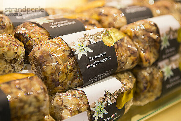 Brot in der Bäckerei in Zermatt  Wallis  Schweiz