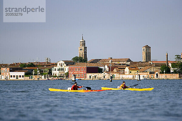 Ein paar Seekajaks in Venedig  Italien.