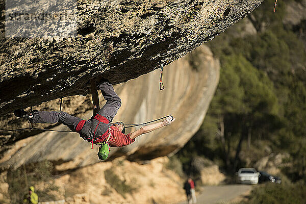 Profikletterer Gabriele Moroni beim Versuch Demencia Senil  9a+. Margalef  Spanien.