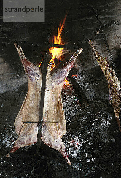 Lammbraten in Patagonien  Argentinien