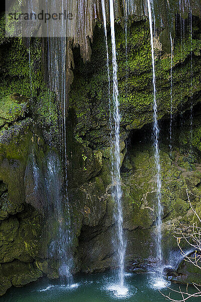 Akchour-Wasserfall im Talembote-Nationalpark  Marokko