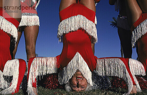 Hals über Kopf  Cheerleader in Aktion  Arizona  USA.