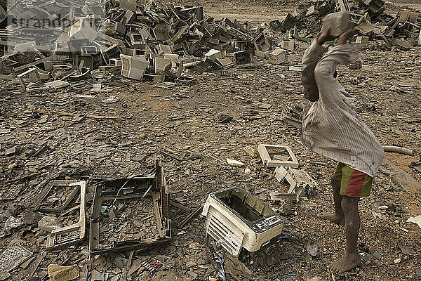 Computer-Dumping in Accra  Ghana