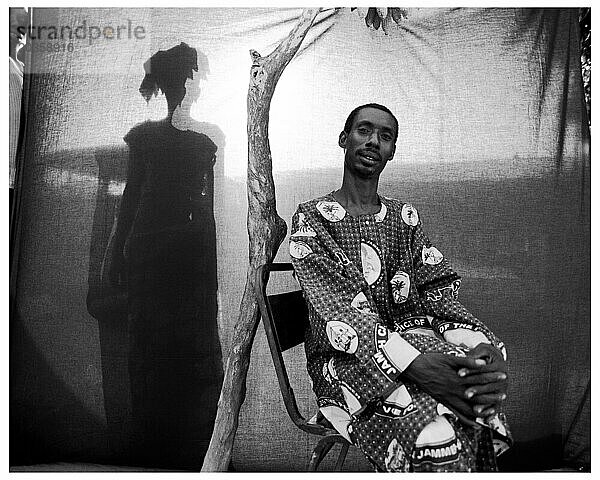 Porträt eines einheimischen gambischen Mannes.