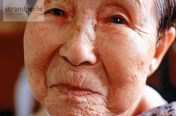 Alte Frau in Japan.