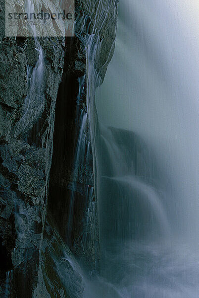 Der South Nahanni River und die Rutschen vor den Virginia Falls im Nahanni-Nationalpark  Nordwest-Territorien  Kanada