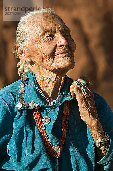 Ein Navajo-Teppichweber.