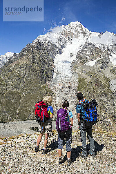 Wanderer am Mont Blanc  Italien