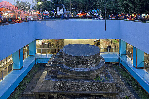 Aztekischer Tempel in Subway